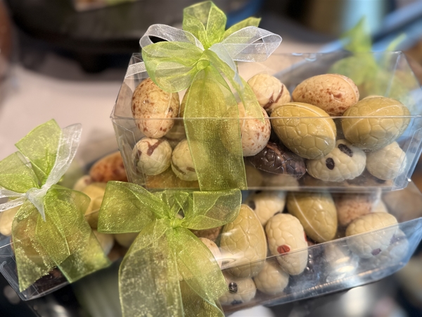 Doosje met bonbon eitjes